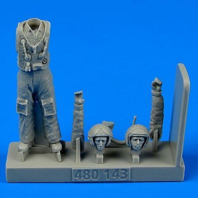 1/48 Soviet Pilot with life jacket - the Cold War