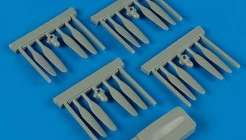 1/72 B-24 Liberator propellers w/tool