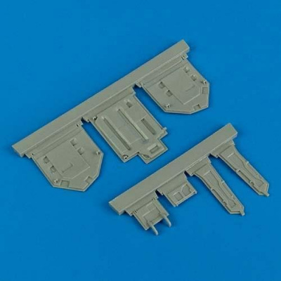1/32 F-86 Sabre undercarriage covers