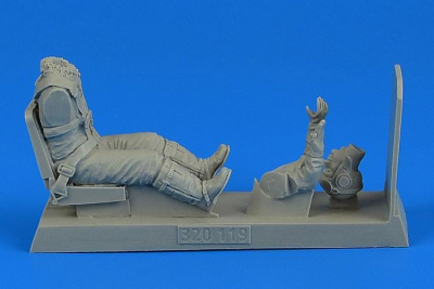 1/32 German Luftwaffe Pilot with seat for Me 262A
