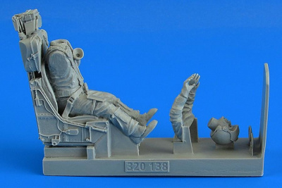1/32 Modern German Luftwaffe Fighter Pilot with ej. seat for F-104G/S (M.B. GQ-7A ej. seat) for ITAL