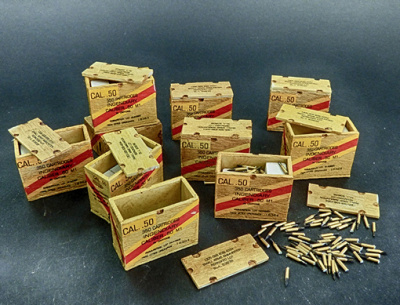1/32 US ammunition boxes with cartons of charges