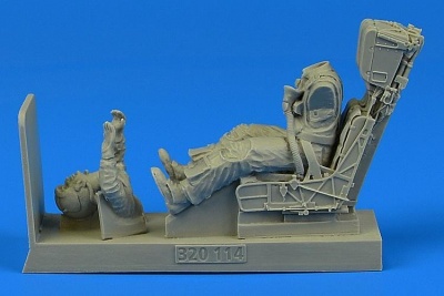 1/32 US Navy Pilot for F/A-18A/C with ejection sea