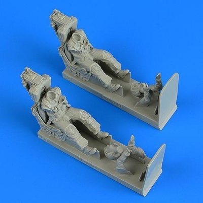 1/32 US Navy Pilot & Operator with ej. seats for F