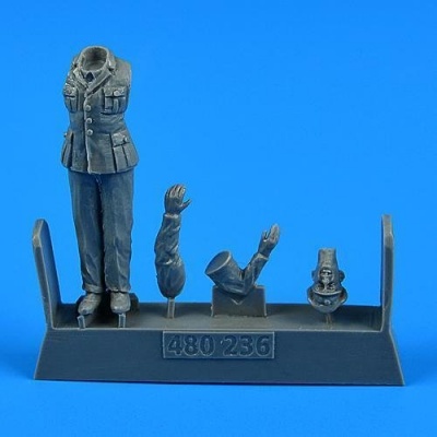 1/48 Krigsmarine WWII Ceremony - Officer for German Submarine U-Boat Type VIIC for TRUMPETER kit