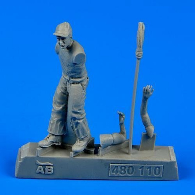 1/48 U.S. Army aircraft mechanic WWII - Pacific th