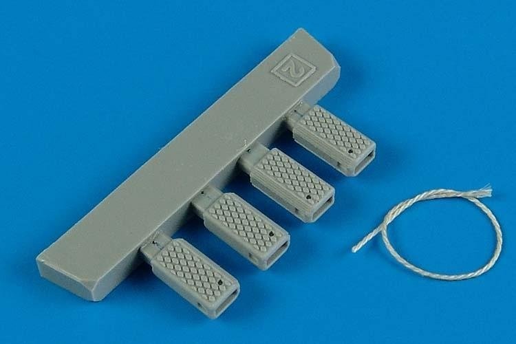 1/48 Universal Navy Wheel Chock with Nylon Rope Carmodelkit.cz