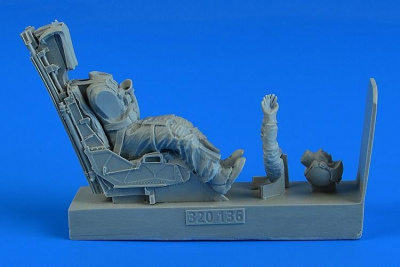 1/72 US NAVY and US MARINES Pilot with ej. seat for AV-8B Harrier II for TRUMPETER kit