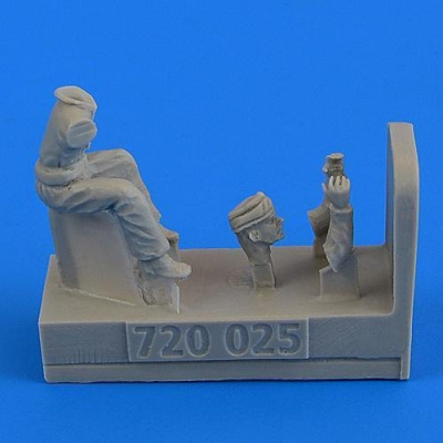 1/72 WWII RAF Motorcycle Driver - part 2