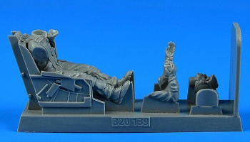 1/32 U.S.A.F. Fighter Pilot with ej. seat for F-86 Sabre for KIN/HAS/ITA kit