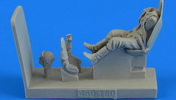 1/48 Soviet Fighter Pilot with seat for I-153