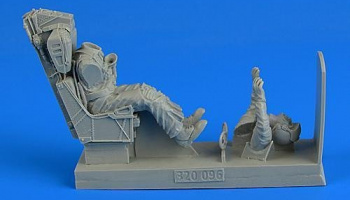 1/32 US Navy Fighter Pilot with ejection seat for
