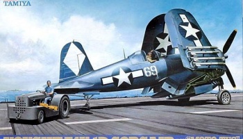 F4U-1D Corsair w/ Moto-Tug (1:48) - Tamiya