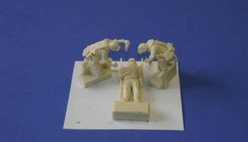 1/35 US Marines in Iraq-wounded soldier on stretch