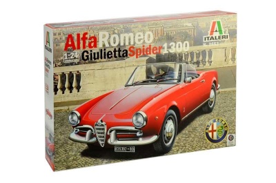 ALFA ROMEO GIULIETTA SPIDER 1300 (1:24) Model Kit 3653 - Italeri