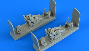 1/48 Modern Soviet Fighter Pilot and Operator with ej. seat for MiG-31 Foxhound for x kit