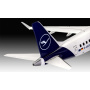 Embraer 190 Lufthansa New Livery (1:144) Plastic Model Kit 03883 - Revell