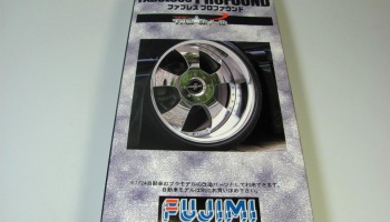 Fabulous Profound 18inch Wheel/Tire Set - Fujimi