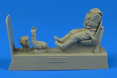 German Luftwaffe Pilot for Bf 109 with seat 1/32  – Aires