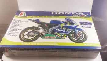 SLEVA  -1000,- Discount -40,82 Eur - Honda RC211V 1:6 - Italeri