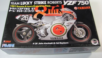 Yamaha YZF 750 1/12 - Fujimi