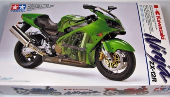 Kawasaki Ninja ZX-12R (1:12) - Tamiya