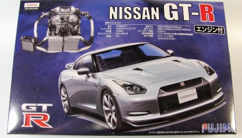 Nissan GT-R R35 + Engine - Fujimi