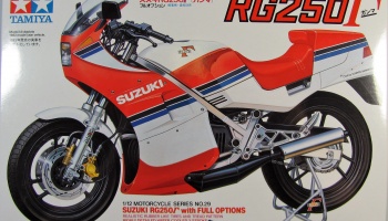 Suzuki RG250 Gama - Tamiya