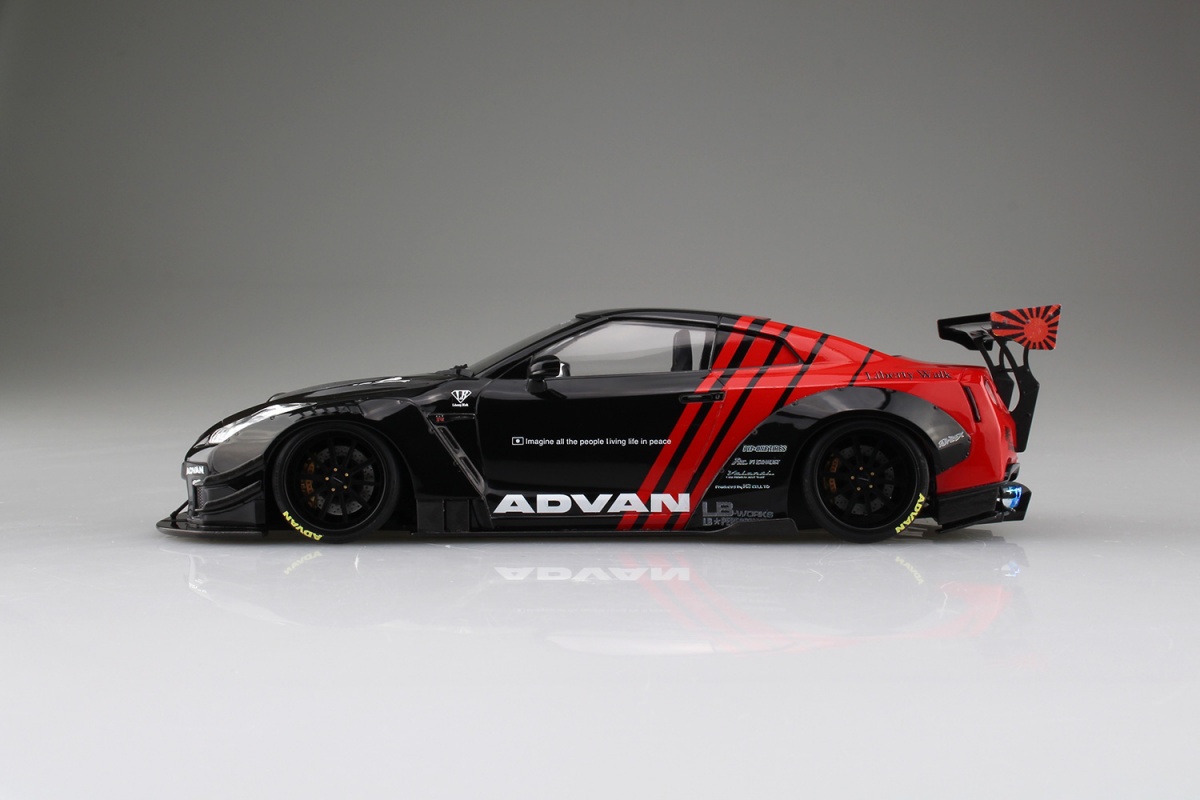 LB Works R35 GT-R Type2 - Aoshima | Car-model-kit.cz