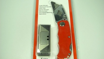 Nůž sklápěcí s pojstkou, s 5 čepelemi, červený - Knife Folding Lock Back Utility with 5 Blades - MAXX