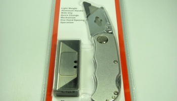 Nůž sklápěcí s pojstkou, s 5 čepelemi, stříbrný - Knife Folding Lock Back Utility with 5 Blades - MAXX