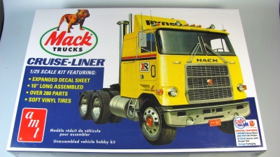 Mack Cruise-Liner Semi Tractor Cab 1/25 - AMT