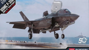 Model Kit letadlo 12569 - USMC F-35B VMFA-121 "Green Knights" (1:72)