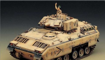 Model Kit tank  - M2 BRADLEY IFV (1:35) - Academy