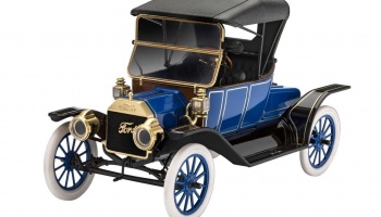 Ford Model T Road 1913 (1:24) Model set 67661 - Revell