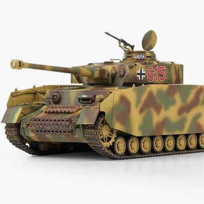 Model Kit tank 13516 - German Pz.Kpfw.IV Ausf.H "Ver. MID" (1:35) - Academy