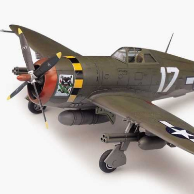 P-47D "RAZOR-BACK" (1:72) – Academy