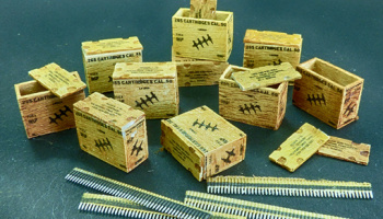 1/48 US ammunition boxes with belts of charges