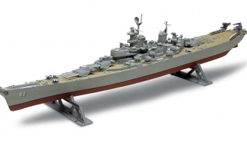 Plastic ModelKit MONOGRAM loď 0301 - USS Missouri Battleship (1:535)