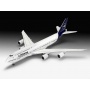 Plastic ModelKit letadlo 03891 - Boeing 747-8 Lufthansa "New Livery" (1:144) - Revell