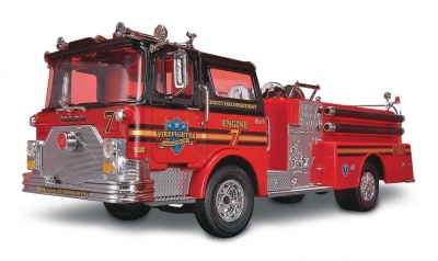 Snap Kit MONOGRAM truck 1225 - Max™ Mack Fire Pumper (1:32) - Revell