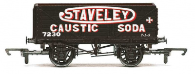 Vagón nákladní HORNBY R6811 - 7 Plank Wagon 'Staveley'
