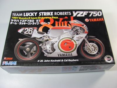 Yamaha YZF 750 1987 1/12 - Fujimi